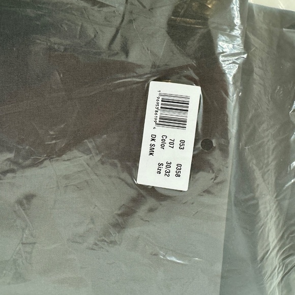 NEW Eddie Bauer Rainer Pant Active Fit 30W 32L Dark Smoke - Picture 8 of 9